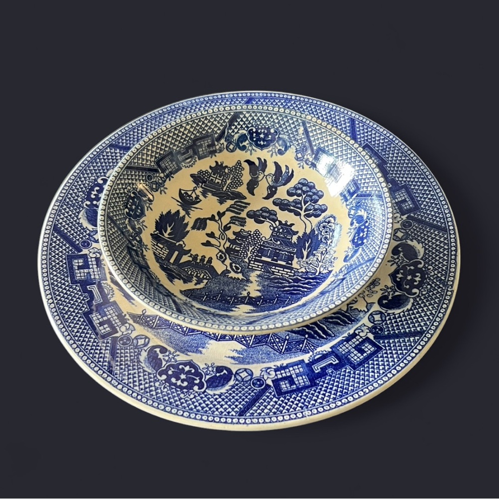ANTIQUE Chinoiserie Japan Blue Willow Ware Dinner Plate and Bowl Set